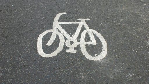 Generic cycle lanes symbol