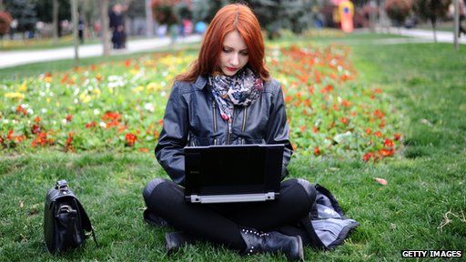 lady on laptop