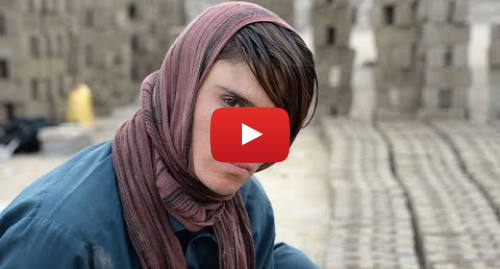 Publicación de Youtube por BBC News Mundo: La chica que lleva años disfrazada de hombre para complacer a sus padres