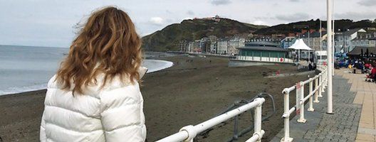 Adele looking out to the sea