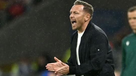 Craig Bellamy shouts instructions during Wales' Nations League draw with Turkey at Cardiff City Stadium