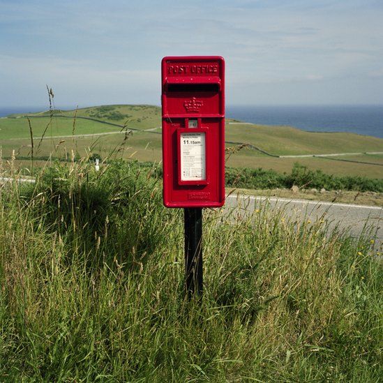 Photographer's love of remote Scottish postboxes - BBC News