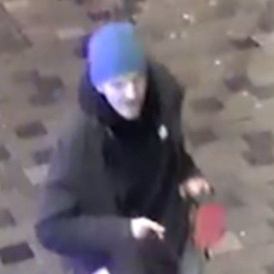 Image of man police are seeking following an assault in Glasgow city centre