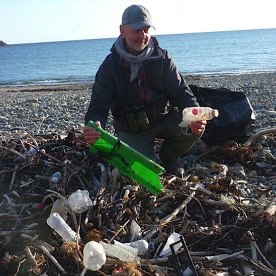 Tim Birch picking litter near Abersoch