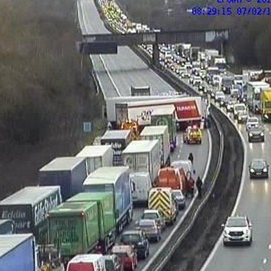 M1 in Leicestershire closed after four lorry crash BBC News