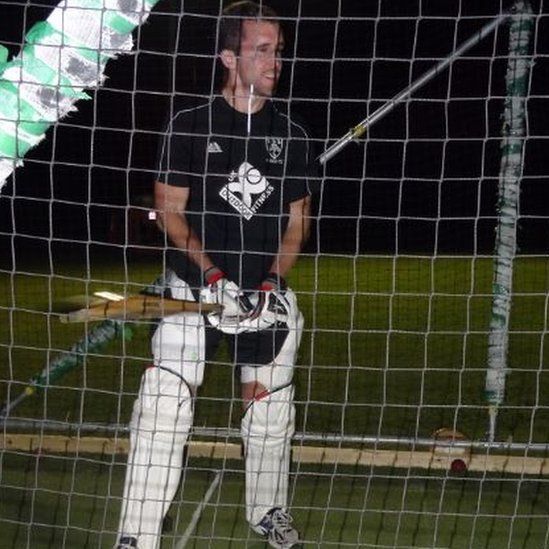 Rodley Cricket Club 'sets world overs record' - BBC News