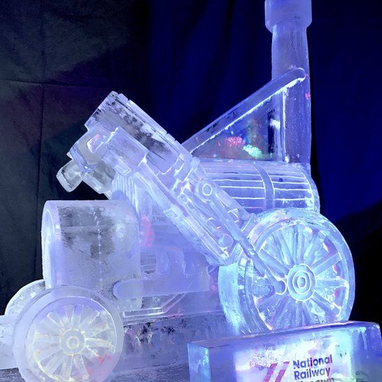 Stephenson's Rocket ice sculpture