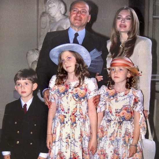 Silvio Berlusconi with his wife Veronica and their 3 children, Figli Luigi (5 years old), Eleonora (7 years old) and Barbara (9 years old).