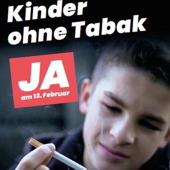 Yes-campaign posters say more children smoke because of tobacco advertising