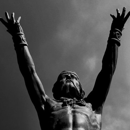 Manannán Mac Lir statue