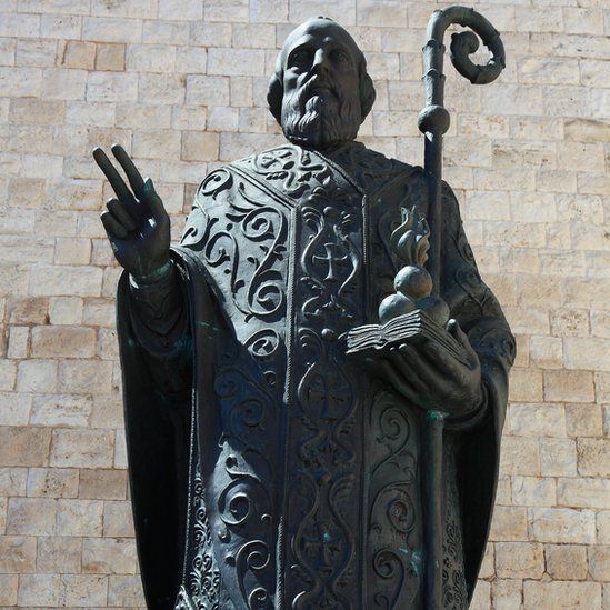 St Nicholas's statue in Bari