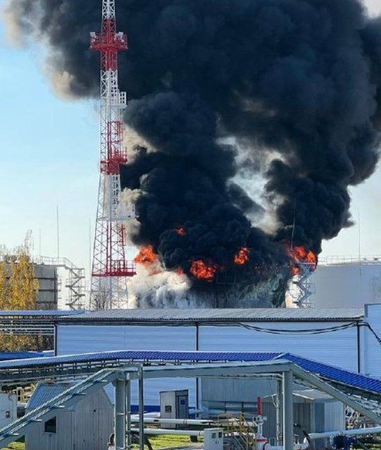 Incendio en depósito de petróleo cerca de Belgorod - foto del gobernador Gladkov (Telegram)