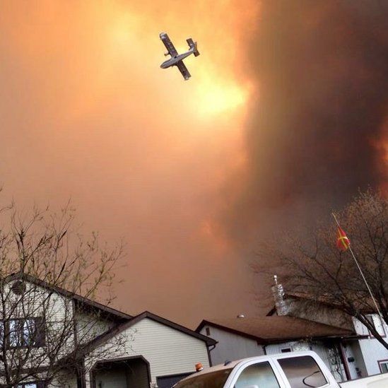 In Pictures: Mass Evacuation Of Fort McMurray - BBC News