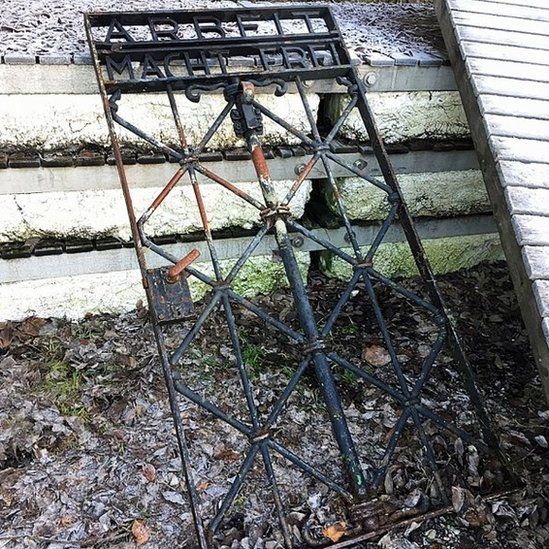 A handout picture by Bavaria's police shows a gate found near Bergen. Norway. Photo: 2 December 2016