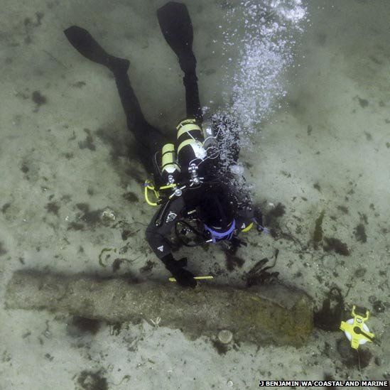 In pictures: Mystery shipwreck - BBC News