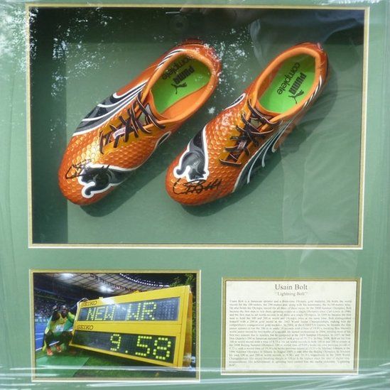pion Langskomen Fabrikant Usain Bolt tweets over running shoes stolen in Croydon - BBC News