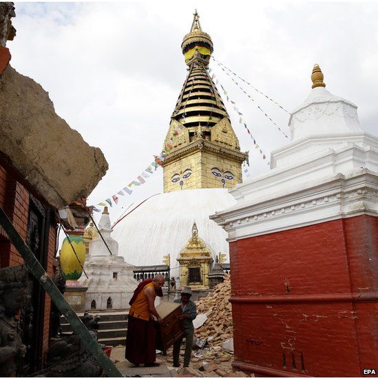 The damage at Nepalese heritage site Syambhunaath Stupa, also known as monkey temple, after a powerful earthquake struck Nepal, in Kathmandu (26 April 2015)