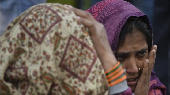 Two women spend their lives outside the hospital in search of their relatives