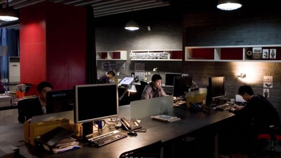 Personas trabajando.