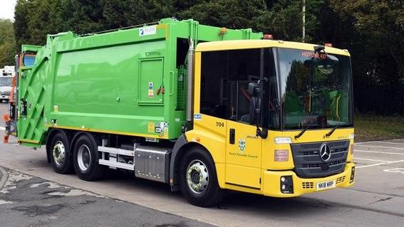 More South Tyneside bin strikes confirmed for January - BBC News