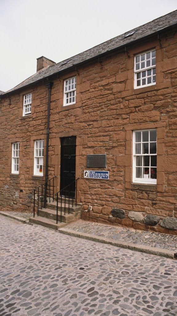 The sandstone exterior of Burns House where Scottish poet Robert Burns (1759-1796 ) spent the last years of his life, Dumfries, Scotland, photo circa 1990. (Photo by RDImages/Epics/Getty Images)