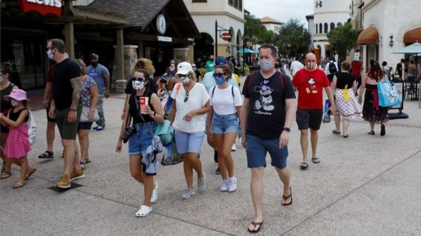 Visitantes en Disney.