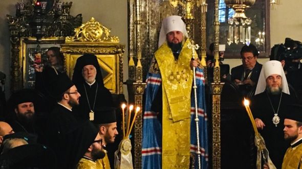Новообраний предстоятель Православної церкви України митрополит Київський Епіфаній під час служби у у храмі святого Георгія в Стамбулі