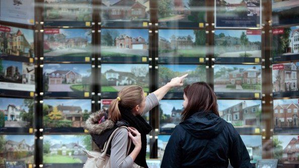 People looking at houses