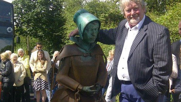 James Starkie with the Alice Nutter statue