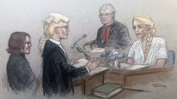 法庭速记素描：艾梅柏·希尔德（右）在庭上接受洛斯御用大律师（左二）盘问（20/7/2020）