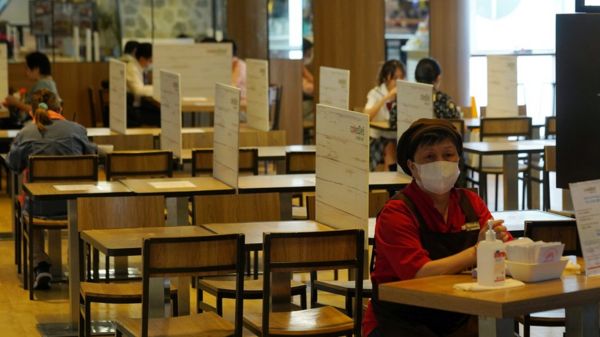 受疫情影响，香港最新失业率上升到6.2%，是近年最高。