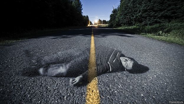 150706131812_ghosts_dead_body_empty_road