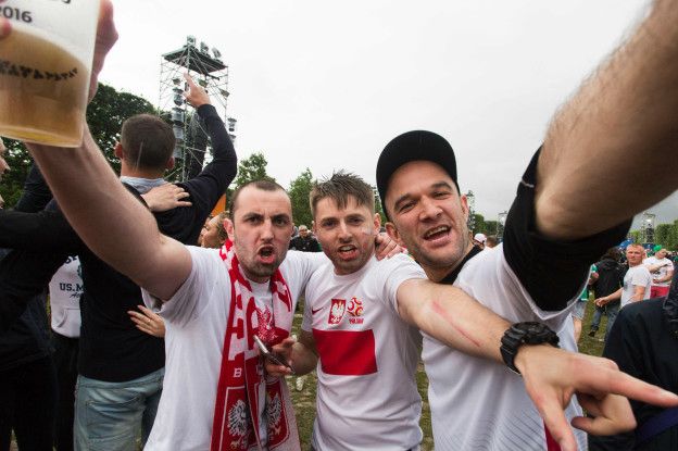 Евро2016 кто виноват в беспорядках в Марселе? BBC News