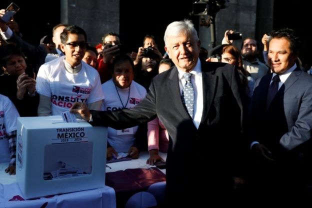 Obrador da referandumda oy kullandı