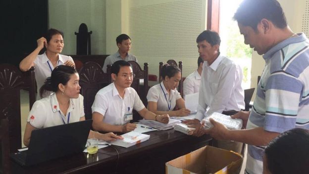 Cán bộ tòa án