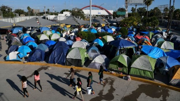 Campamento de migrantes en la frontera mexicana.