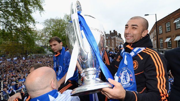 Roberto di Matteo with the Champions League trophy