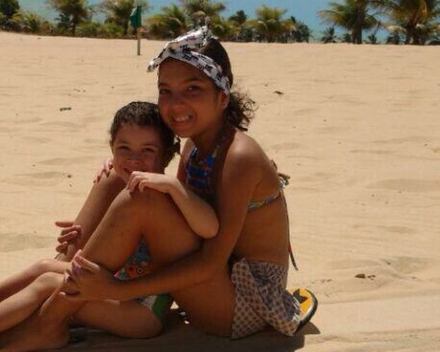 Andrea em praia cearense apõs transplante que salvou sua vida