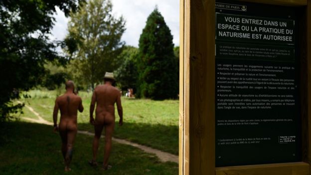 Espacio nudista en Francia