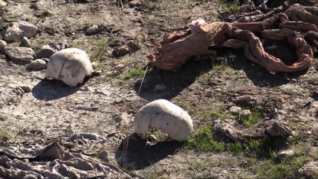 Is Blamed For Mass Yazidi Grave Found Near Sinjar Iraq Bbc News