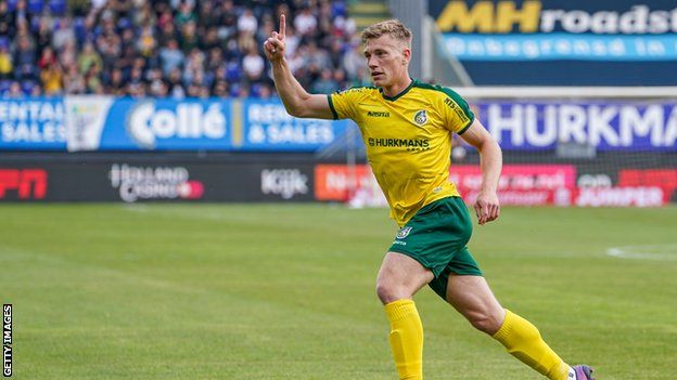 Zian Flemming celebrates scoring for Fortuna Sittard