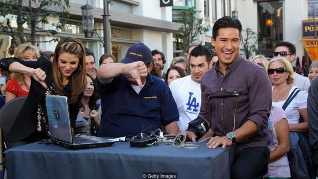 O apresentador americano Mario Lopez passa por um detector de mentiras
