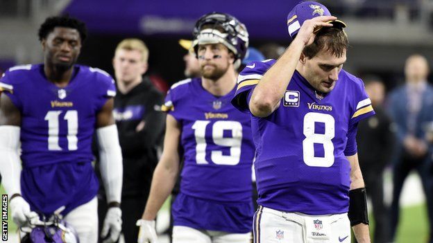 Kirk Cousins reacts after the Vikings missed out on the playoffs