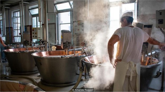 Produzindo Parmigiano Reggiano