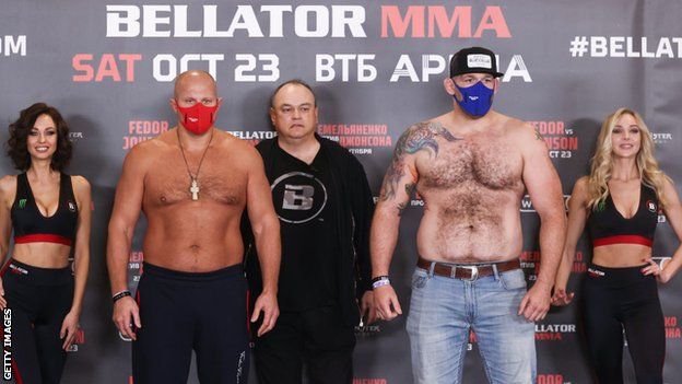 Fedor Emelianenko weighs in with Tim Johnson for their fight