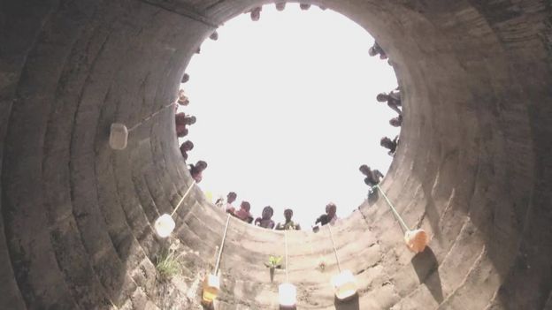 கிராமமே சுகாதாரமற்ற குடிநீரை குடிக்கும் அவலம்