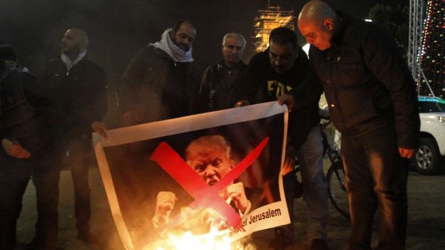 Protes Trump