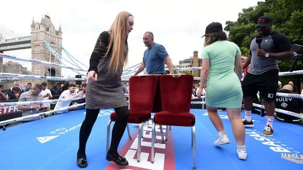 Derek Chisora plays musical chairs with fans