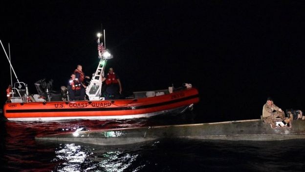 embarcación con casi una tonelada de cocaína.