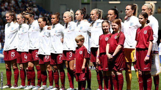 England women line up for their final World Cup warm up match against New Zealand